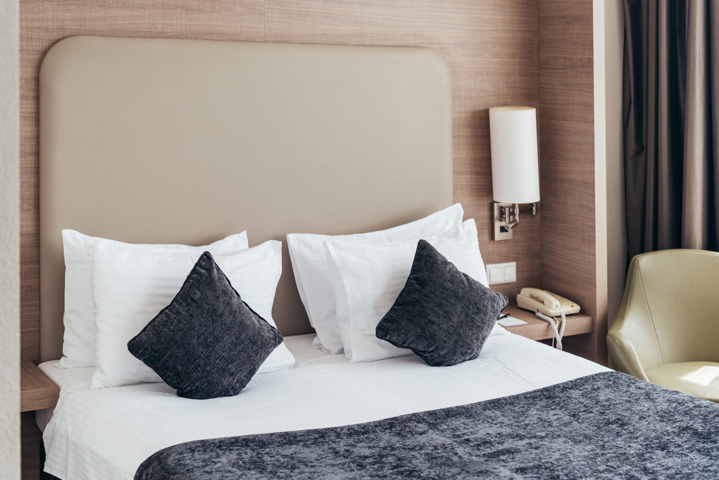 hotel stay mistakes