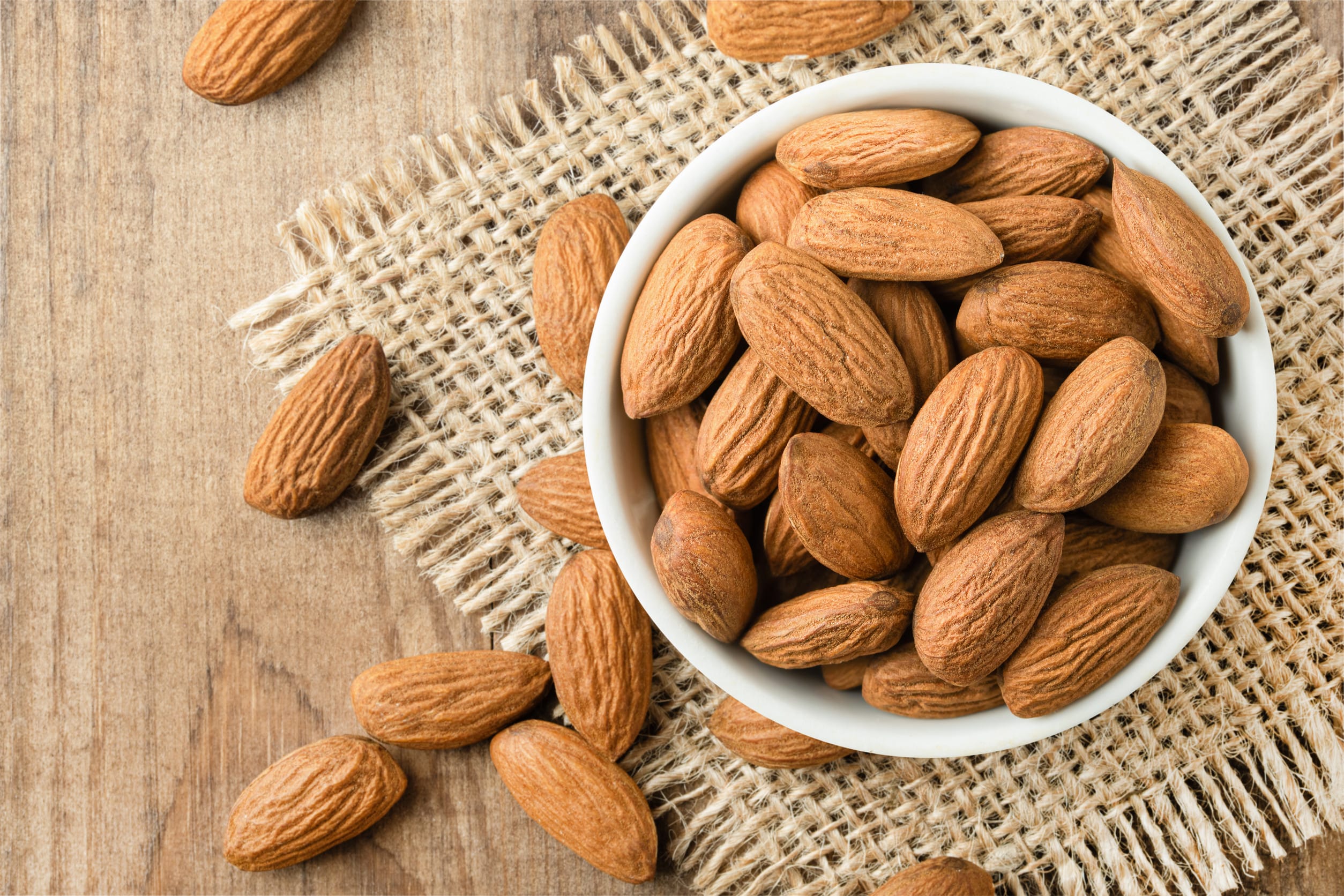 foods that help you sleep - almonds
