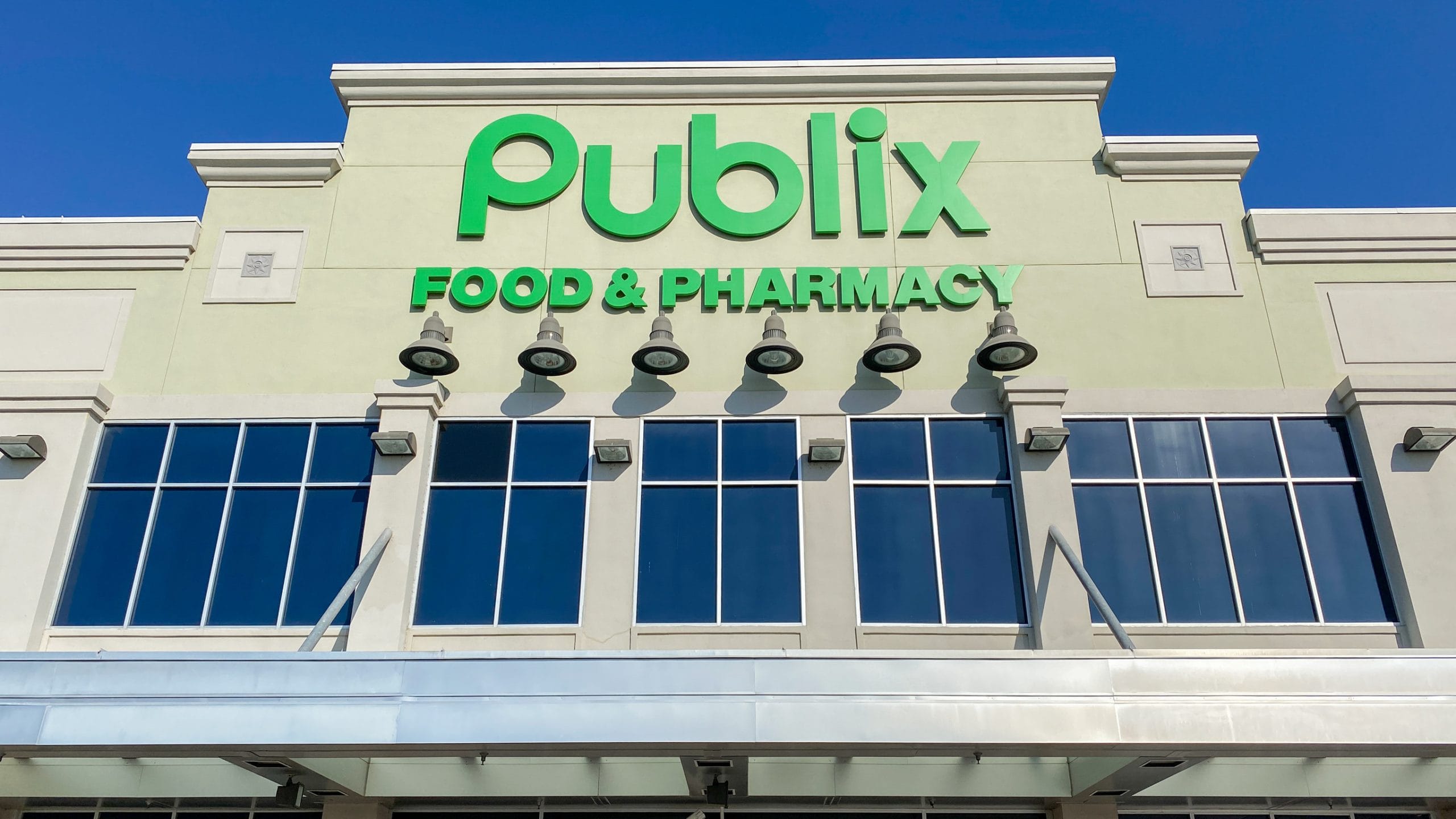 The exterior of the Baldwin Park Publix grocery store in Orlando one cent specials at Publix
