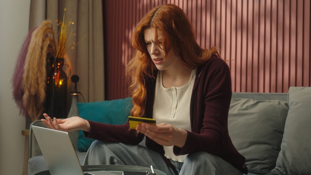 7 Shopper Behaviors That Predict How Long You’ll Stay in Debt