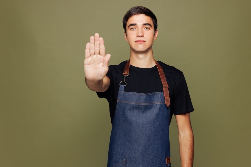 Grocery Chains Face Worker Protests Over Break Timing and Labor Expectations