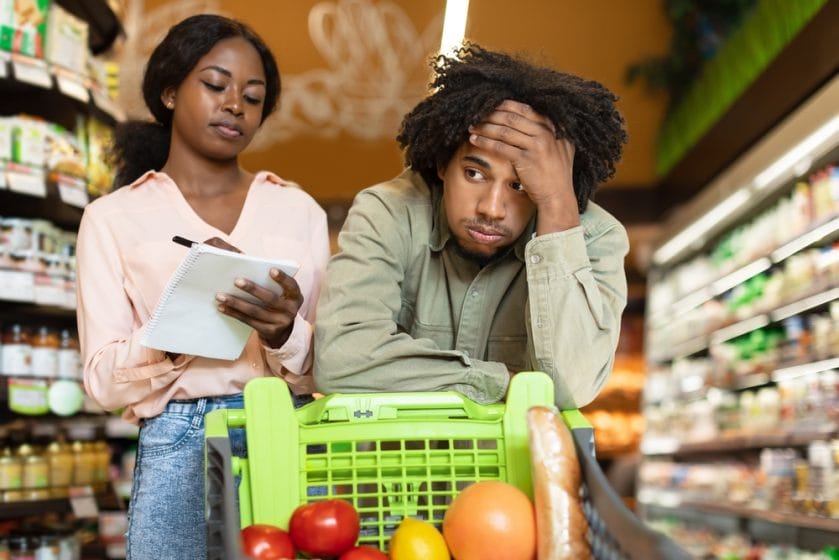 4 Grocery Habits That Are Keeping You Broke